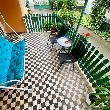 Grany'S Retro Guesthouse Near Budapest Airport Vecsés Exterior foto